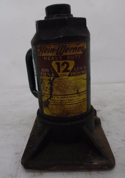 lot 111 image: Hein-Werner Heavy Duty 12 Ton Floor Jack