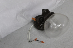 lot 9559 image: Light Fixture