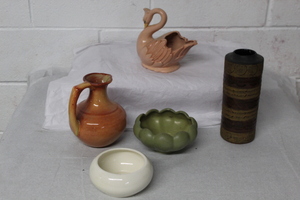 lot 9565 image: Misc Planter Vases