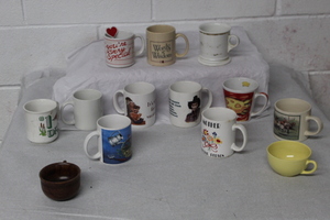 lot 9586 image: Cups