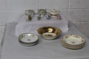 lot 9589 image: Dishes