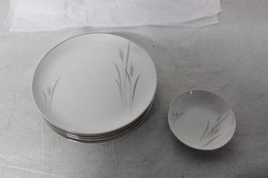lot 9485 image: Wheat Pattern Dishes