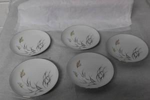 lot 9486 image: Nice Dessert Plates
