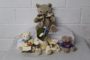 lot 9497 image: Bear Lot