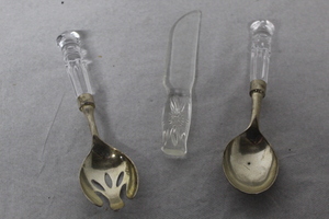 lot 9507 image: Glass Spoon and Knife