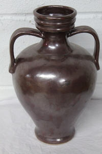 lot 9610 image: Vase