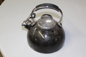 lot 9618 image: Tea Kettle