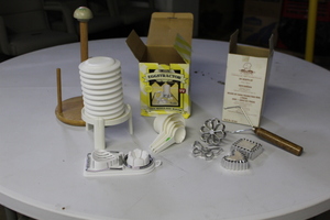 lot 9623 image: Kitchen Items