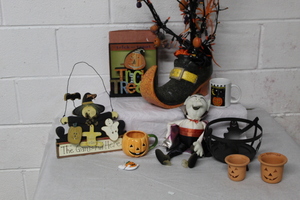 lot 9631 image: Halloween Decor