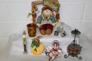 lot 9632 image: Decor