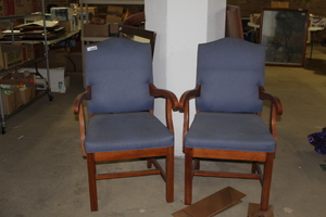 lot 9516 image: 2 Blue Chairs