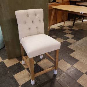 lot 81 image: 30 Tufted Linen Barstool Beige