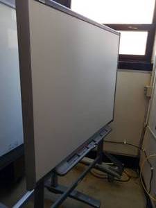 lot 3002 image: Smart Board on Wheels
