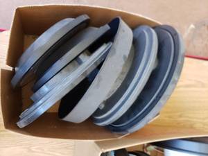 lot 3011 image: Lot of Wall Clocks