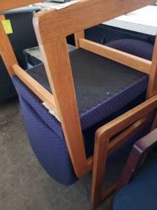 lot 3028 image: Lot of 2 Office Chairs