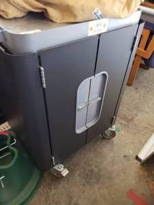 lot 3030 image: Laptop Cart