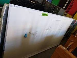 lot 3032 image: Large Whiteboard