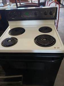 lot 3034 image: Kenmore Electric Oven