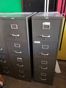 lot 3041 image: 2 Grey 4 Drawer File Cabinets