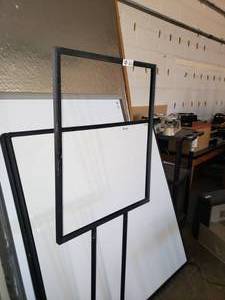 lot 3071 image: Metal Sign Holder