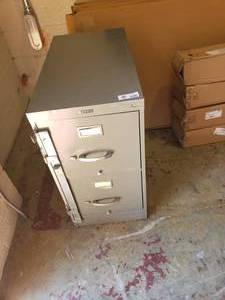 lot 3094 image: 2 Drawer Filing Cabinet