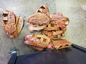 lot 3097 image: Lot of Baseball Gloves