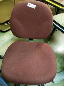 lot 3106 image: Red Cushioned Rolling Chair