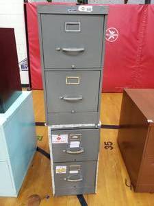 lot 3129 image: 2 Small File Cabinets
