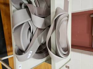 lot 3137 image: Lot of Vinyl Wall Base