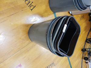 lot 3191 image: Lot of Small Trashcans