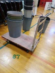 lot 3189 image: Lot of Trashcans on Rolling Cart