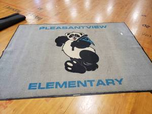 lot 3188 image: Large Pleasantview Elementary Rug