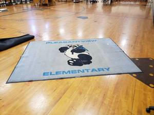 lot 3187 image: Large Pleasantview Elementary Rug