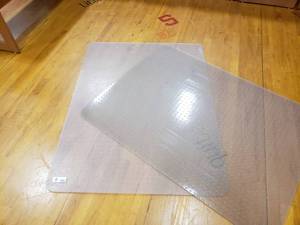 lot 3186 image: Lot of 2 Clear Plastic Office Mats