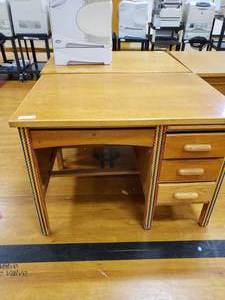 lot 3173 image: 4 Drawer Wooden Desk