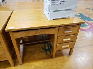lot 3164 image: 4 Drawer Wooden Desk