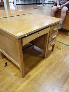 lot 3166 image: 4 Drawer Wooden Desk