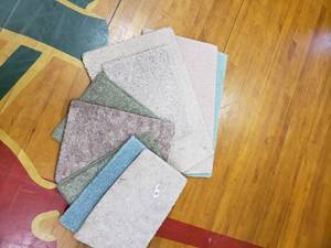 lot 3162 image: Lot of Carpet Squares