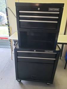 lot 9232 image: Craftsman Rolling Toolbox and all its Contents