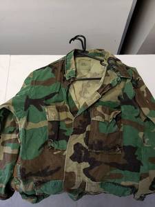 lot 9259 image: 2 BDU Shirts - Medium Regular