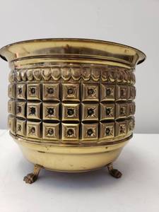 lot 9294 image: Metal Planter