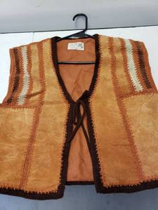 lot 9303 image: Leather Vest