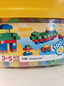 lot 9345 image: MegaBlocks 100 Pcs