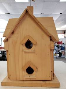 lot 9353 image: Bird House