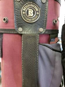 lot 9358 image: Golf Bag Bennington