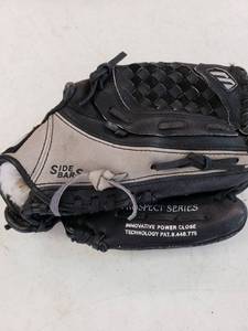 lot 9369 image: Baseball Glove Right