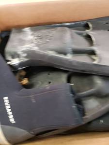 lot 9370 image: Scuba Fins and shoes