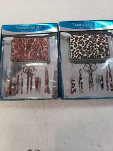lot 9371 image: Manicure Sets 2