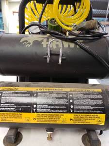 lot 9394 image: Blue Hawk 2.00 Gal Air Compressor
