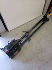 lot 9429 image: Rtc Wood Turning Lathe